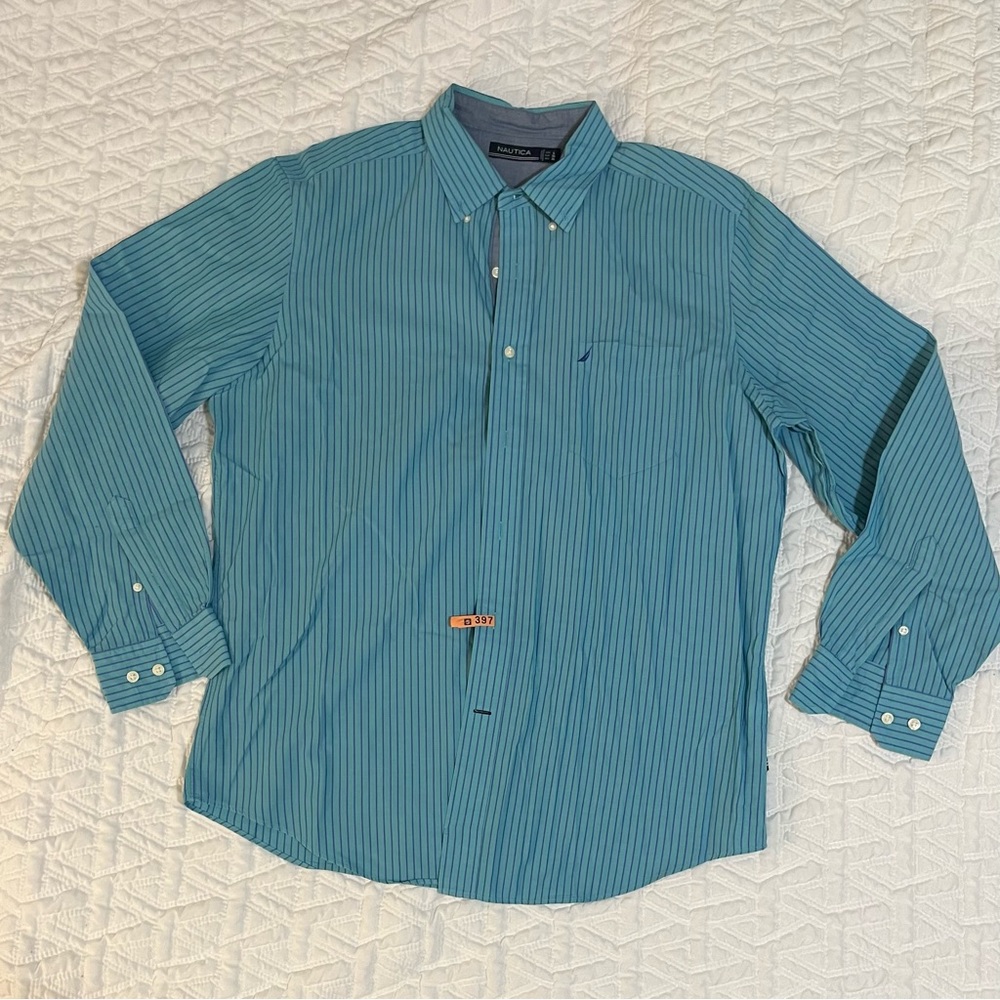 Nautica Long Sleeve Button Down Light Blue Striped Shirt size L EUC